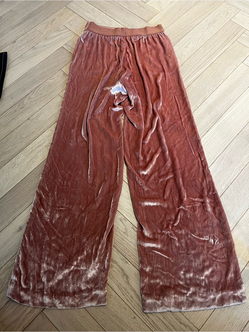 Alice + Olivia Dusty Pink Silk Velvet Palazzo Pants - Picture 2 of 7